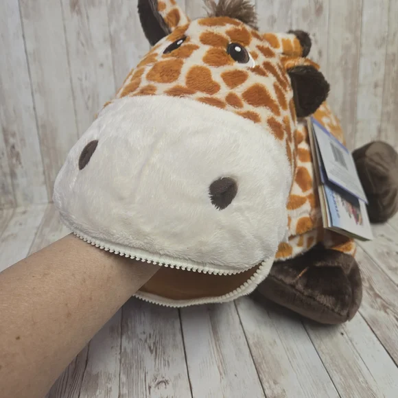 Stuffies Sky The Giraffe Plush 2013 NWT Zipper Mouth Pocket Stuffed Animal Toy - Picture 2 of 12